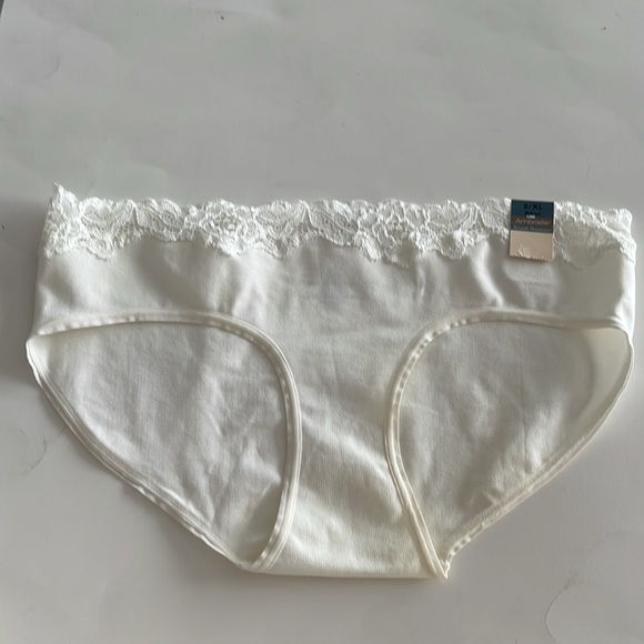 NWT Ambrielle smooth revelation cream bikini panty with lace - Picture 1 of 6